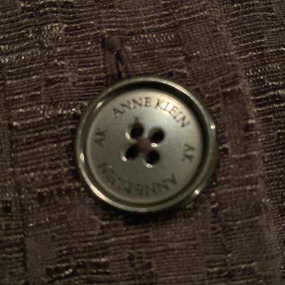 Black Ann Klein skirt. Size 6 - Picture 5 of 6